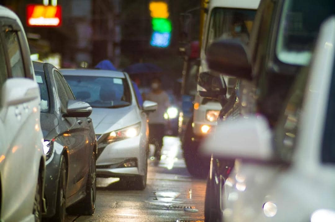 5 pengaruh kemacetan terhadap performa mesin mobil