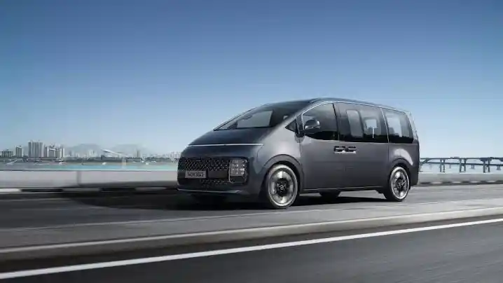 Staria hybrid dan EV terpantau di Indonesia, ini kata Hyundai
