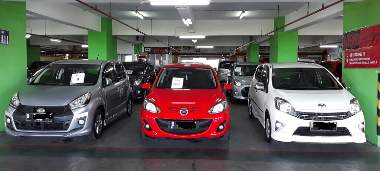 Curiga mobil bekas incaran pernah reset odometer? Cek langsung bannya
